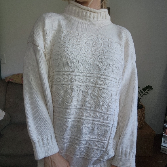 Vintage Sweaters - Vintage Embroidered Mock Neck Knit Sweater Size  Large